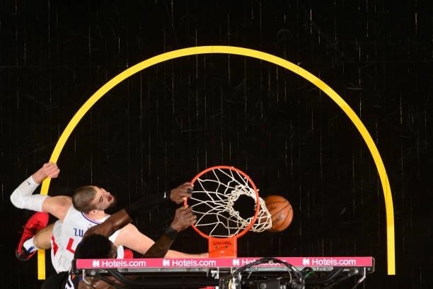 Deandre Ayton of the Phoenix Suns dunks the ball during the game against the LA Clippers during Game 2 of the Western Conference Finals of the 2021...