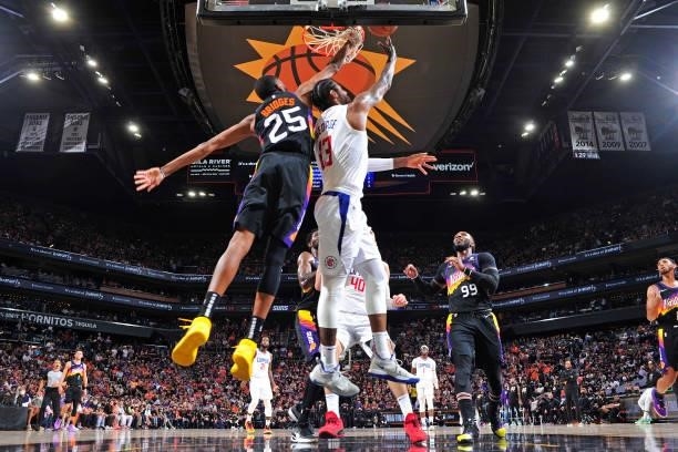 Paul George of the LA Clippers drives to the basket against the Phoenix Suns during Game 2 of the Western Conference Finals of the 2021 NBA Playoffs...