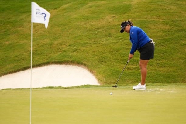 Lizette Salas makes her putt on the 18th hole during the third round for the 2021 KPMG Women's Championship at the Atlanta Athletic Club on June 26,...