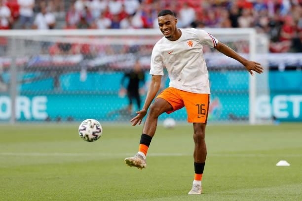Netherlands' midfielder Ryan Gravenberch warms up before the UEFA EURO 2020 round of 16 football match between the Netherlands and the Czech Republic...