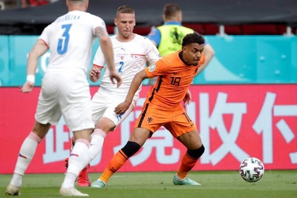Pavel Kaderabek of Czech Republic, Donyell Malen of Holland during the EURO match between Holland v Czech Republic at the Puskas Arena on June 27,...