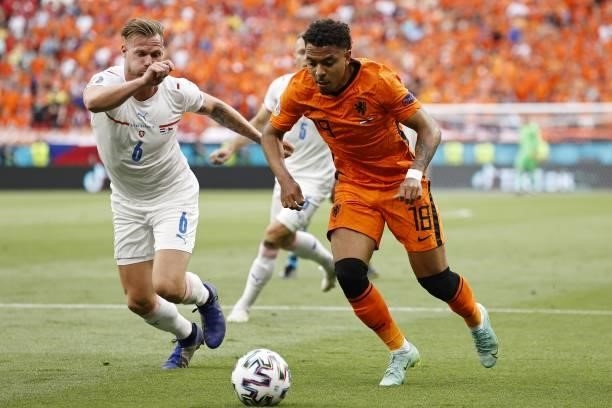 Tomas Kalas of Czech Republic, Donyell Malen of Holland during the UEFA EURO 2020 game between the Netherlands and the Czech Republic at Puskas Arena...
