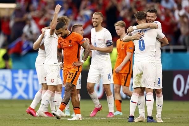 Memphis Depay of Holland, Tomas Kalas of Czech Republic, Ondrej elustka of Czech Republic during the UEFA EURO 2020 game between the Netherlands and...