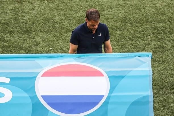 Holland coach Frank de Boer is disappointed with the loss during the UEFA EURO 2020 match between the Netherlands and the Czech Republic at the...