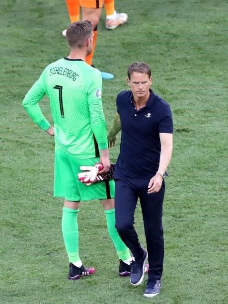 Holland goalkeeper Maarten Stekelenburg, Holland coach Frank de Boer during the UEFA EURO 2020 match between the Netherlands and the Czech Republic...