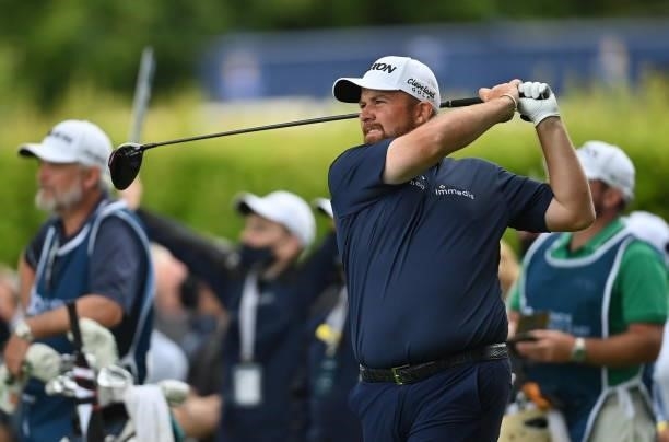 Kilkenny , Ireland - 2 July 2021; Shane Lowry of Ireland watches his tee shot on the 17th hole during day two of the Dubai Duty Free Irish Open Golf...