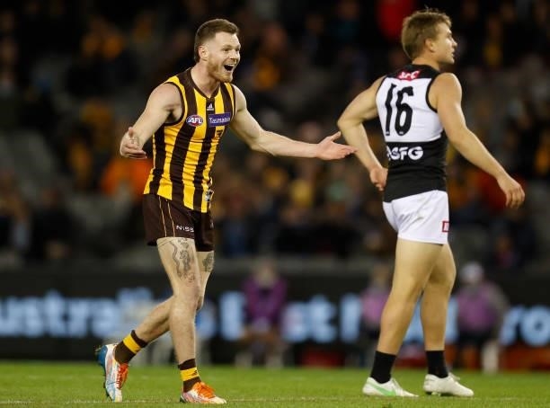 Blake Hardwick of the Hawks gestures to the umpire during the 2021 AFL Round 16 match between the Hawthorn Hawks and the Port Adelaide Power at...