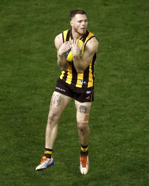 Blake Hardwick of the Hawks marks the ball during the 2021 AFL Round 16 match between the Hawthorn Hawks and the Port Adelaide Power at Marvel...