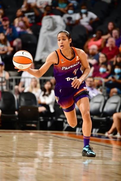 Skylar Diggins-Smith of the Phoenix Mercury dribbles the ball against the Minnesota Lynx on July 3, 2021 at the Phoenix Suns Arena in Phoenix,...
