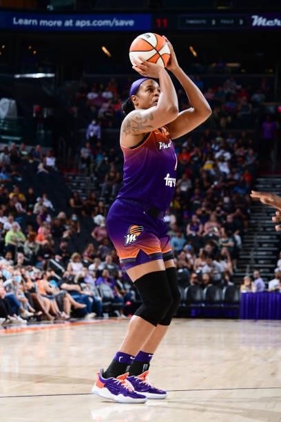 Kia Vaughn of the Phoenix Mercury shoots the ball during the game against the Minnesota Lynx on July 3, 2021 at Phoenix Suns Arena in Phoenix,...