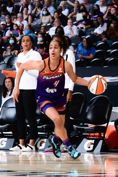 Skylar Diggins-Smith of the Phoenix Mercury dribbles the ball during the game against the Minnesota Lynx on July 3, 2021 at Phoenix Suns Arena in...