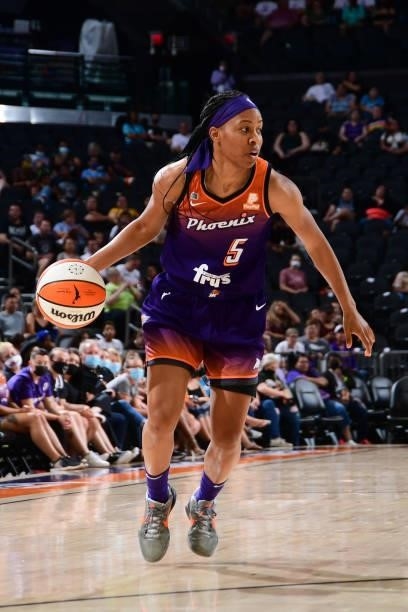 Shey Peddy of the Phoenix Mercury dribbles the ball during the game against the Minnesota Lynx on July 3, 2021 at Phoenix Suns Arena in Phoenix,...