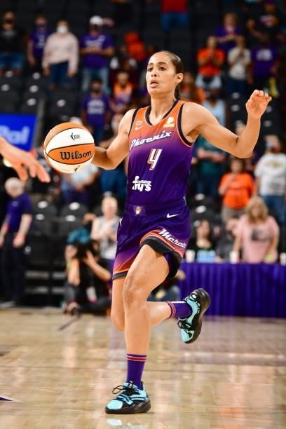 Skylar Diggins-Smith of the Phoenix Mercury handles the ball against the Minnesota Lynx on July 3, 2021 at the Phoenix Suns Arena in Phoenix,...