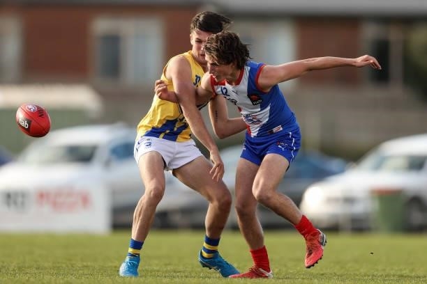Harry O'Brien of the Power competes for the ball with Tom Rowland of the Jets during the NAB League match between Gippsland Power and the Western...