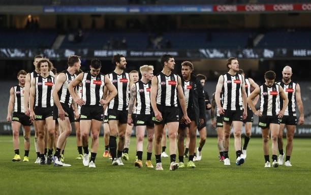 Collingwood leave the field after a loss during the 2021 AFL Round 16 match between the Collingwood Magpies and the St Kilda Saints at the Melbourne...