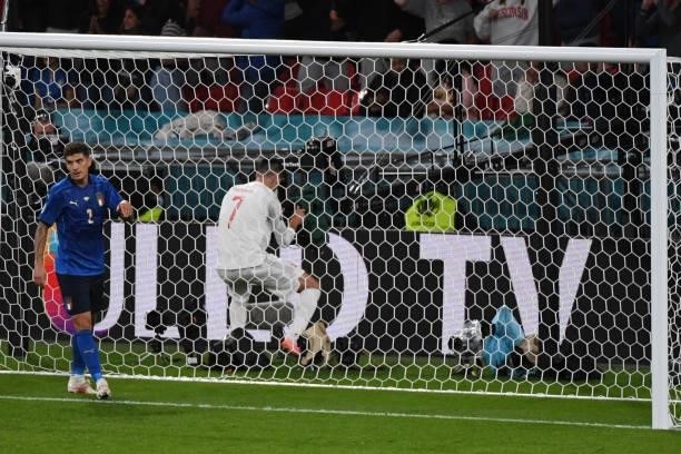 Alvaro Morata of Spain celebrates the equalizer during the UEFA Euro 2020 Championship Semi-final match between Italy and Spain at Wembley Stadium on...