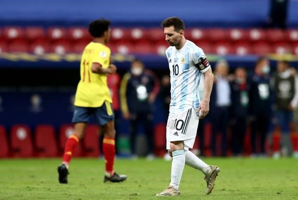Lionel Messi of Argentina and Juan Cuadrado of Colombia during a Penalty Shootout ,in the Semifinal match between Argentina and Colombia as part of...