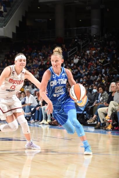 Courtney Vandersloot of the Chicago Sky drives to the basket against the Washington Mystics on July 10, 2021 at the Wintrust Arena in Chicago,...