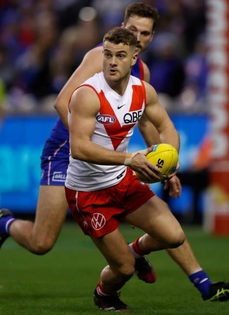 Tom Papley of the Swans in action during the 2021 AFL Round 17 match between the Western Bulldogs and the Sydney Swans at Marvel Stadium on July 11,...