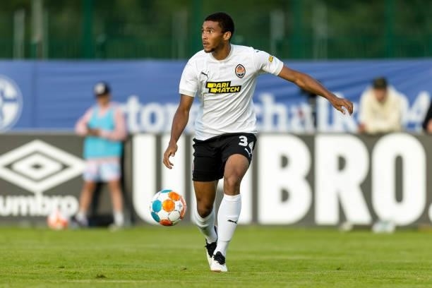 Mampassi of Shakhtar Donetsk controls the ball during the Pre-Season Friendly match between FC Schalke 04 and Shakhtar Donetsk at Waldstadion...
