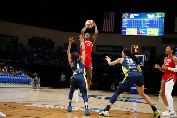 Jackie Young of the Las Vegas Aces shoots the ball over Moriah Jefferson of the Dallas Wings on July 11, 2021 at the College Park Center in...