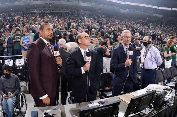 Announcers, Mark Jackson, Jeff Van Gundy and Mike Breen talk before the game between the Phoenix Suns and Milwaukee Bucks during Game Three of the...