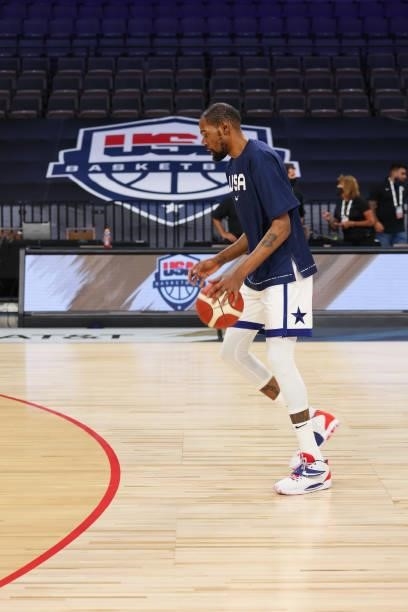 Kevin Durant of the USA Men's National Team warms up before the game against the Nigeria Men's National Team on July 10, 2021 at Michelob ULTRA Arena...
