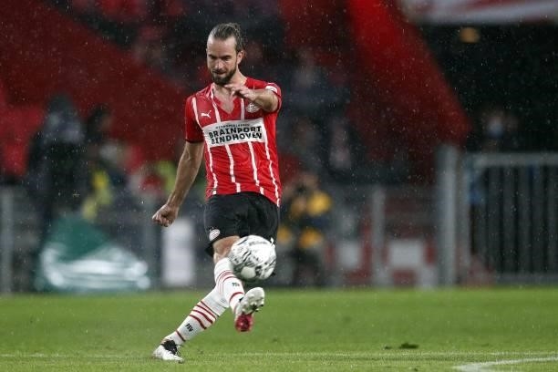 Davy Propper of PSV Eindhoven during the friendly match between PSV Eindhoven and PAOK FC at the Phillips stadium on July 14, 2021 in Eindhoven,...