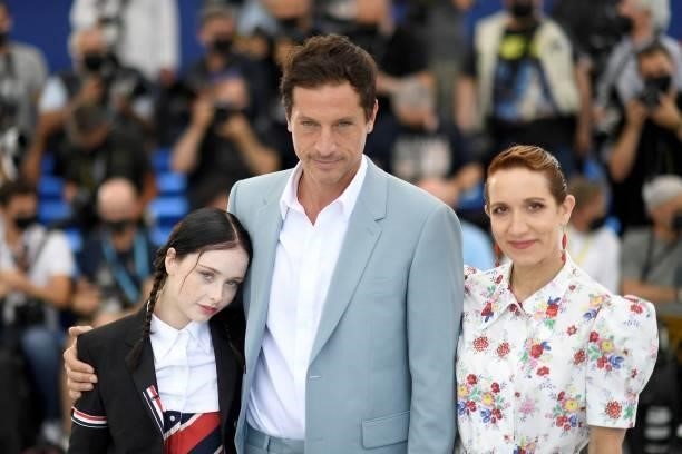 Us actress Suzanna Son, Us actor Simon Rex and Us actress Bree Elrod pose during a photocall for the film "Red Rocket