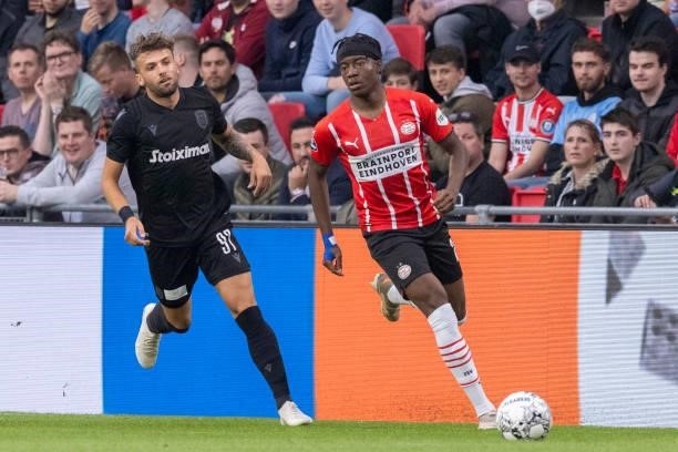 Lazaros Lamprou of PAOK FC and Noni Madueke of PSV Eindhoven controls the ball during the Pre-Season Friendly match between PSV Eindhoven and PAOK FC...