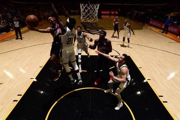 July 17: Cameron Payne of the Phoenix Suns drives to the basket against the Milwaukee Bucks during Game Five of the 2021 NBA Finals on July 17, 2021...