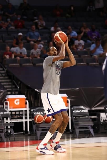 Kevin Durant of the USA Men's National Team warms up before the game against the Spain Men's National Team on July 18, 2021 at Michelob ULTRA Arena...