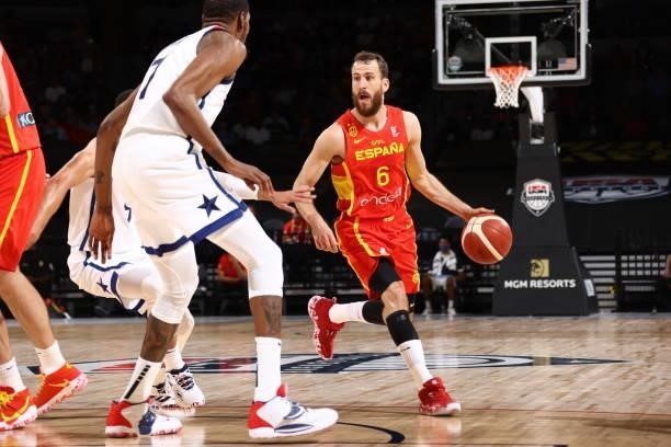Sergio Rodriguez of the Spain Men's National Team drives to the basket during the game against the USA Men's National Team on July 18, 2021 at...