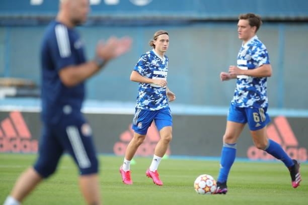 Lovro Majer of Dinamo Zagreb warms up before the UEFA Champions League Second Qualifying Round match between GNK Dinamo Zagreb and Omonoia at Stadion...