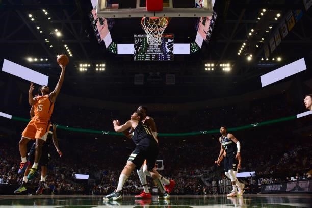 Cameron Payne of the Phoenix Suns shoots the ball during the game against the Milwaukee Bucks during Game Six of the 2021 NBA Finals on July 20, 2021...