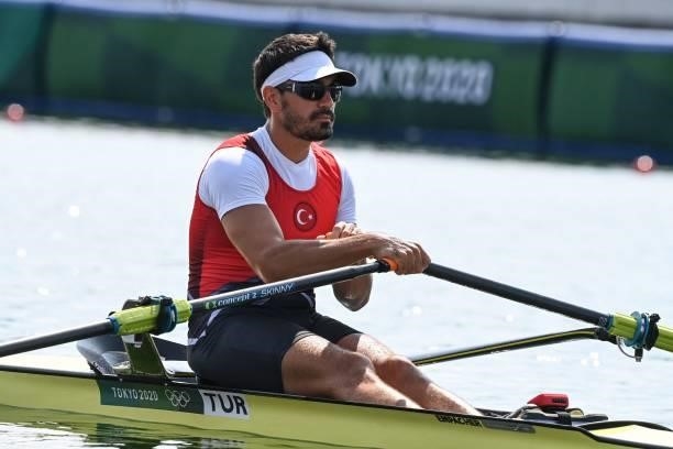 Turkey's Onat Kazakli prepares to compete in the men's single sculls rowing heats during the Tokyo 2020 Olympic Games at the Sea Forest Waterway in...