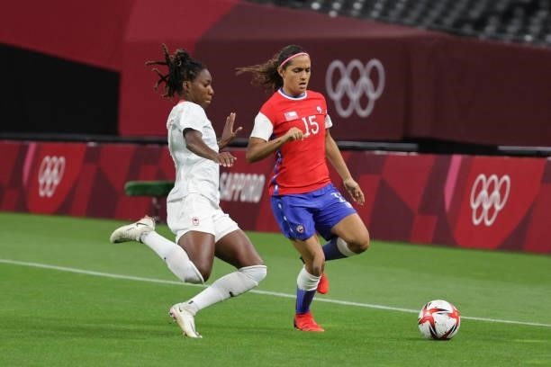 Chile's forward Daniela Zamora vies with Canada's defender Kadeisha Buchanan during the Tokyo 2020 Olympic Games women's group E first round football...