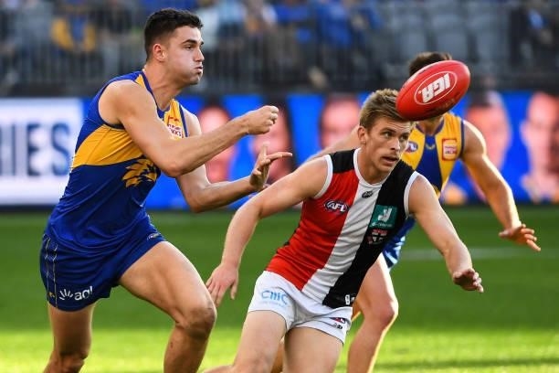 Jarrod Brander of the Eagles handpasses the ball during the 2021 AFL Round 19 match between the West Coast Eagles and the St Kilda Saints at Optus...