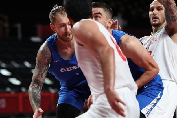 Czech Republic's Tomas Satoransky dribbles the ball in the men's preliminary round group A basketball match between Iran and Czech Republic during...
