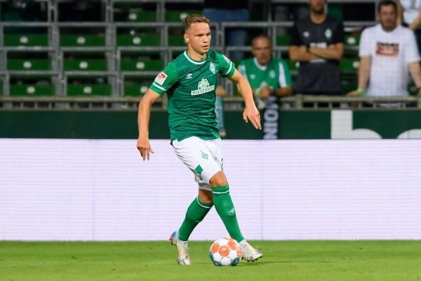 Niklas Schmidt of SV Werder Bremen controls the ball during the Second Bundesliga match between SV Werder Bremen and Hannover 96 at Wohninvest...