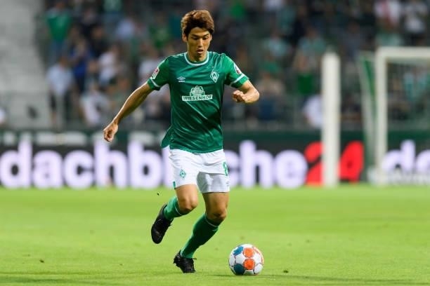 Yuya Osako of SV Werder Bremen controls the ball during the Second Bundesliga match between SV Werder Bremen and Hannover 96 at Wohninvest...