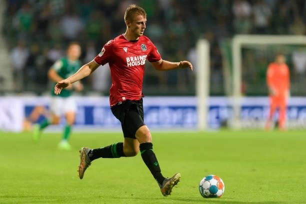 Sebastian Ernst of Hannover 96 controls the ball during the Second Bundesliga match between SV Werder Bremen and Hannover 96 at Wohninvest...