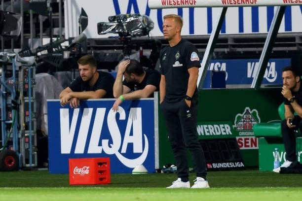 Head coach Markus Anfang of SV Werder Bremen looks on during the Second Bundesliga match between SV Werder Bremen and Hannover 96 at Wohninvest...