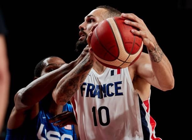 Evan Fournier of France and Kevin Wayne Durant of USA battle for the ball on day two in the Men's First Round Group A match between France and USA at...