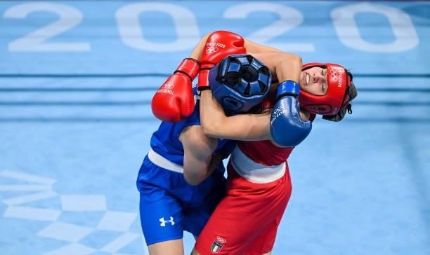 Tokyo , Japan - 27 July 2021; Angela Carini of Italy, right, and Nien-Chin Chen of Chinese Taipei during the Women's Welterweight Round of 16 bout at...