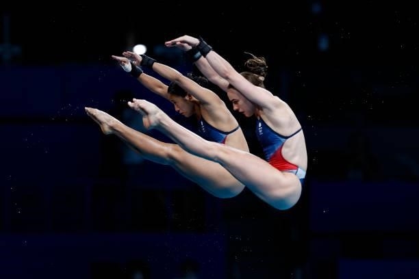 Lois Toulson and Eden Cheng Team of Great Britain compete during the Women's Synchronised 10m Platform Final on day four of the Tokyo 2020 Olympic...