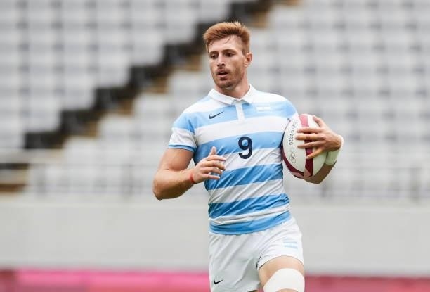 Matias Osadczuk of Argentina controls the ball during the Rugby Pool A match between Argentina and Republic of Korea on day four of the Tokyo 2020...