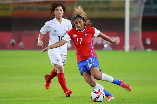 Chile's defender Javiera Toro controls the ball during the Tokyo 2020 Olympic Games women's group E first round football match between Chile and...