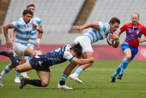 Rodrigo Isgro of Argentina battle for the ball during the Rugby Pool A match between Argentina and Republic of Korea on day four of the Tokyo 2020...