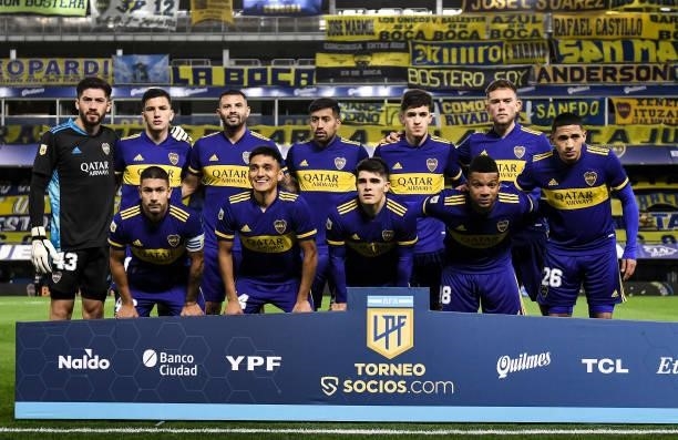 Players of Boca Juniors pose for a photo prior a match between Boca Juniors and San Lorenzo as part of Torneo Liga Profesional 2021 at Estadio...